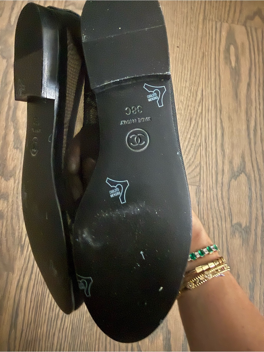 CHANEL Black Bow Ballet Flats with CC Toe Detail - Picture 3 of 4